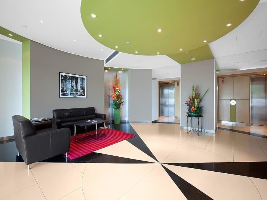 3 Bedroom Apartment In Southbank Мелбърн Екстериор снимка