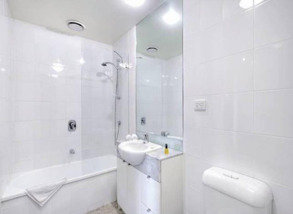 3 Bedroom Apartment In Southbank Мелбърн Екстериор снимка